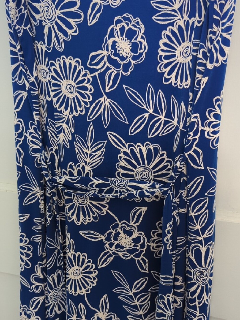 Nina Leonard Sz L Royal Blue and White Floral Maxi Dress - Picture 5 of 6